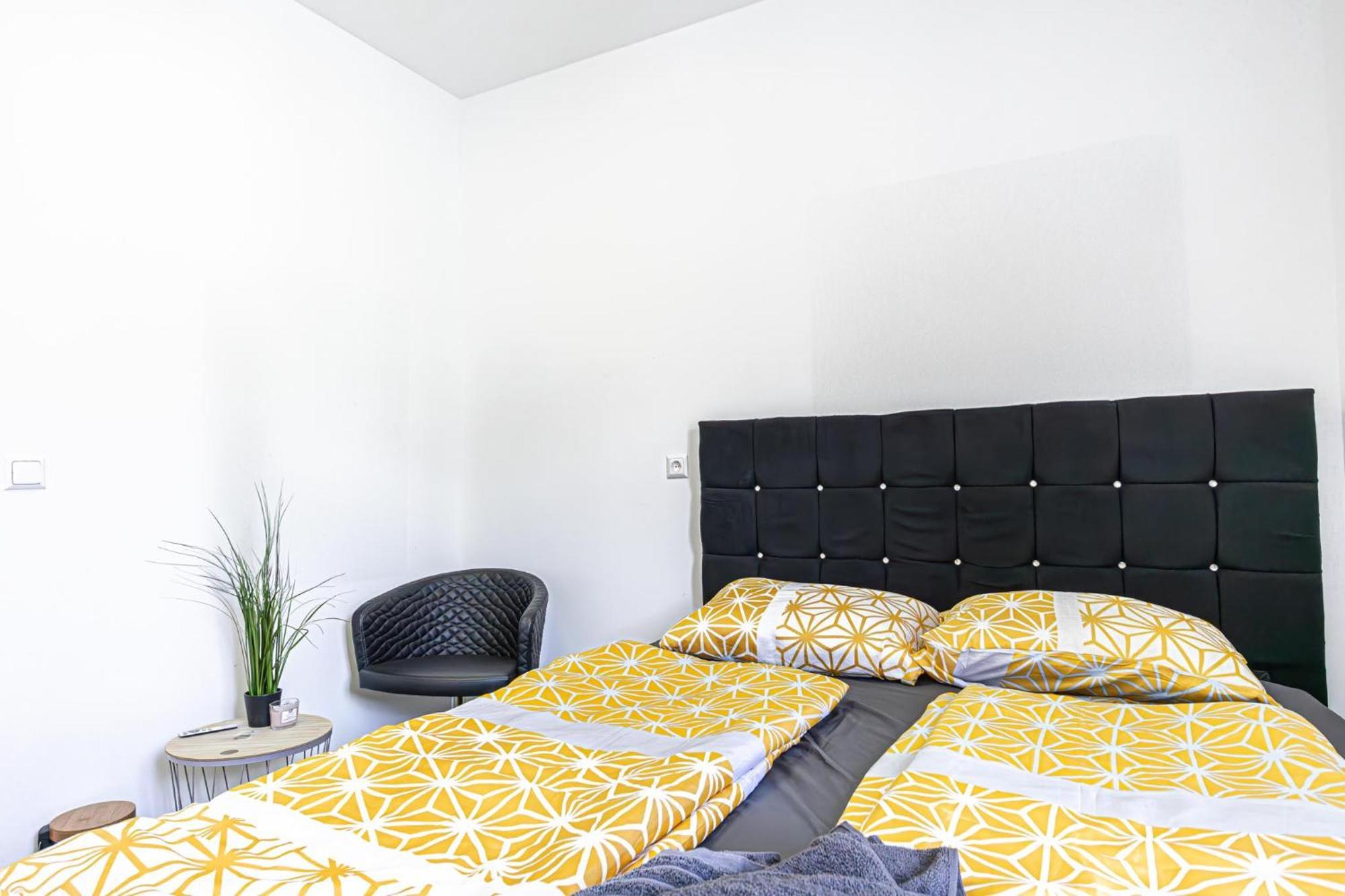 Near Schoenbrunn - Economy Rooms In Shared Apartment At Meidling Train Station Vienna Exterior photo