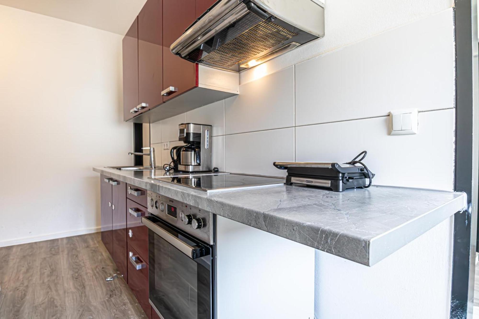 Near Schoenbrunn - Economy Rooms In Shared Apartment At Meidling Train Station Vienna Exterior photo