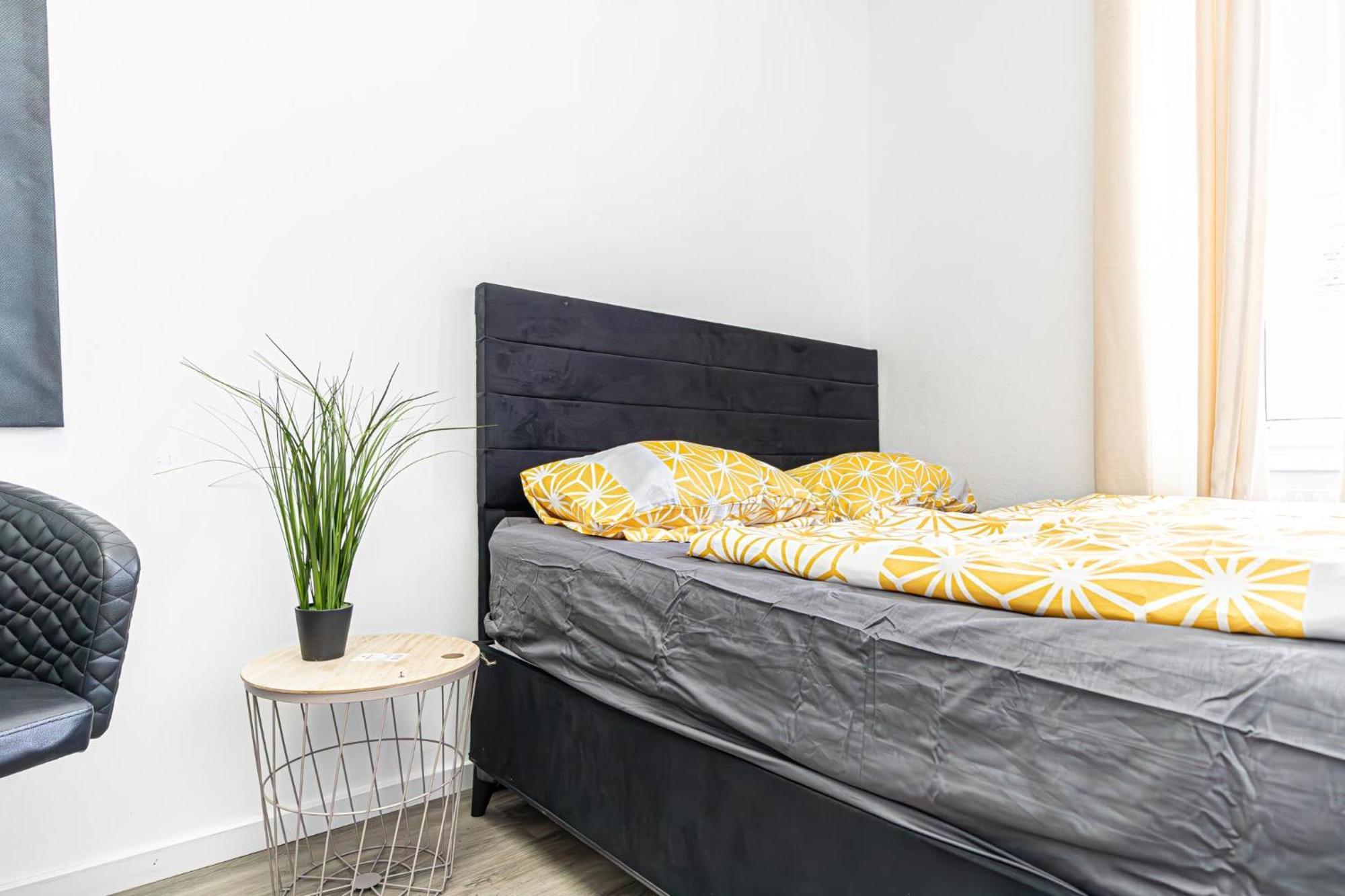 Near Schoenbrunn - Economy Rooms In Shared Apartment At Meidling Train Station Vienna Exterior photo