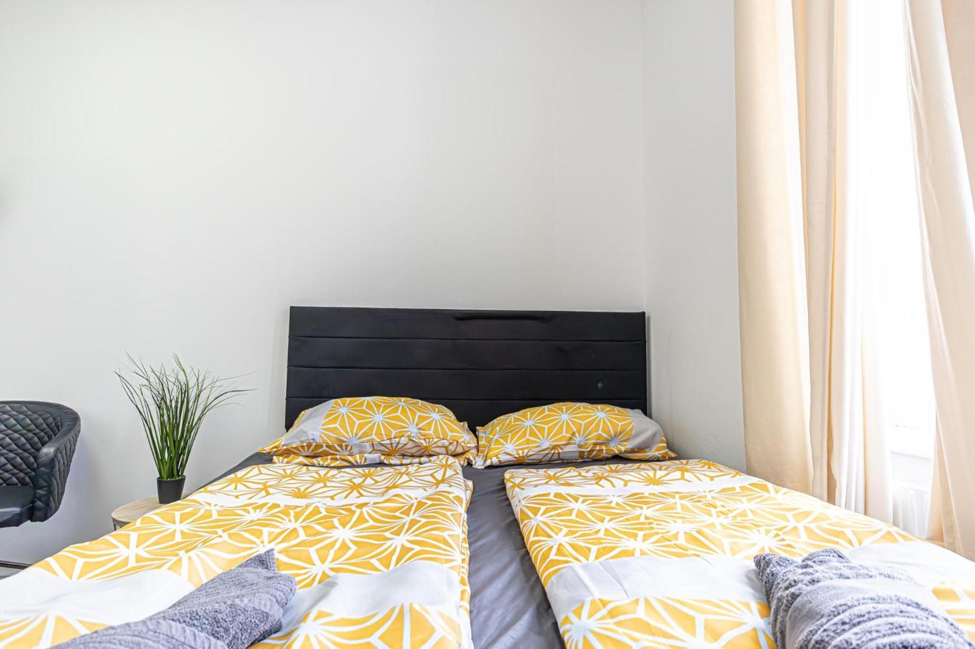 Near Schoenbrunn - Economy Rooms In Shared Apartment At Meidling Train Station Vienna Exterior photo