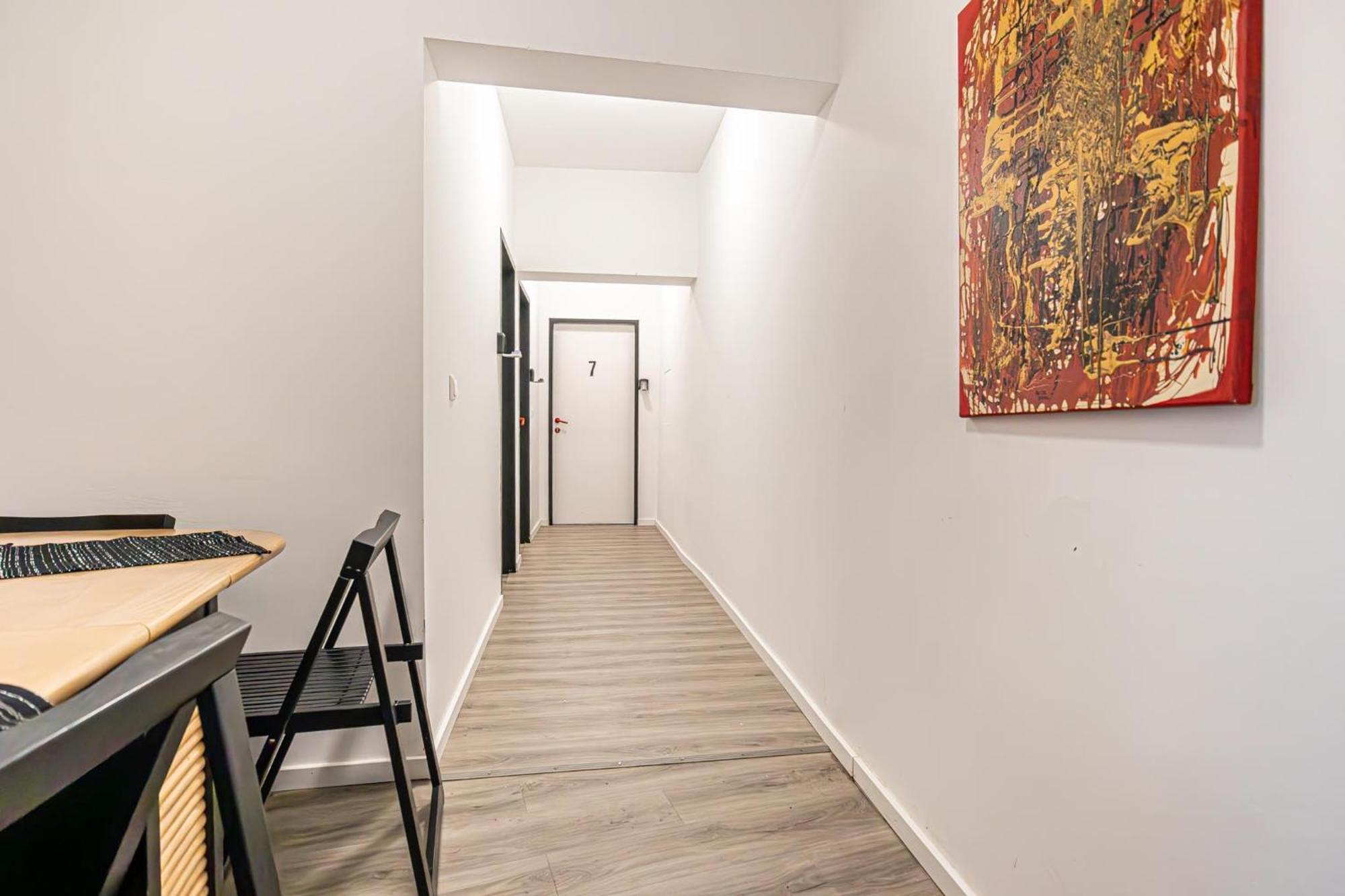 Near Schoenbrunn - Economy Rooms In Shared Apartment At Meidling Train Station Vienna Exterior photo