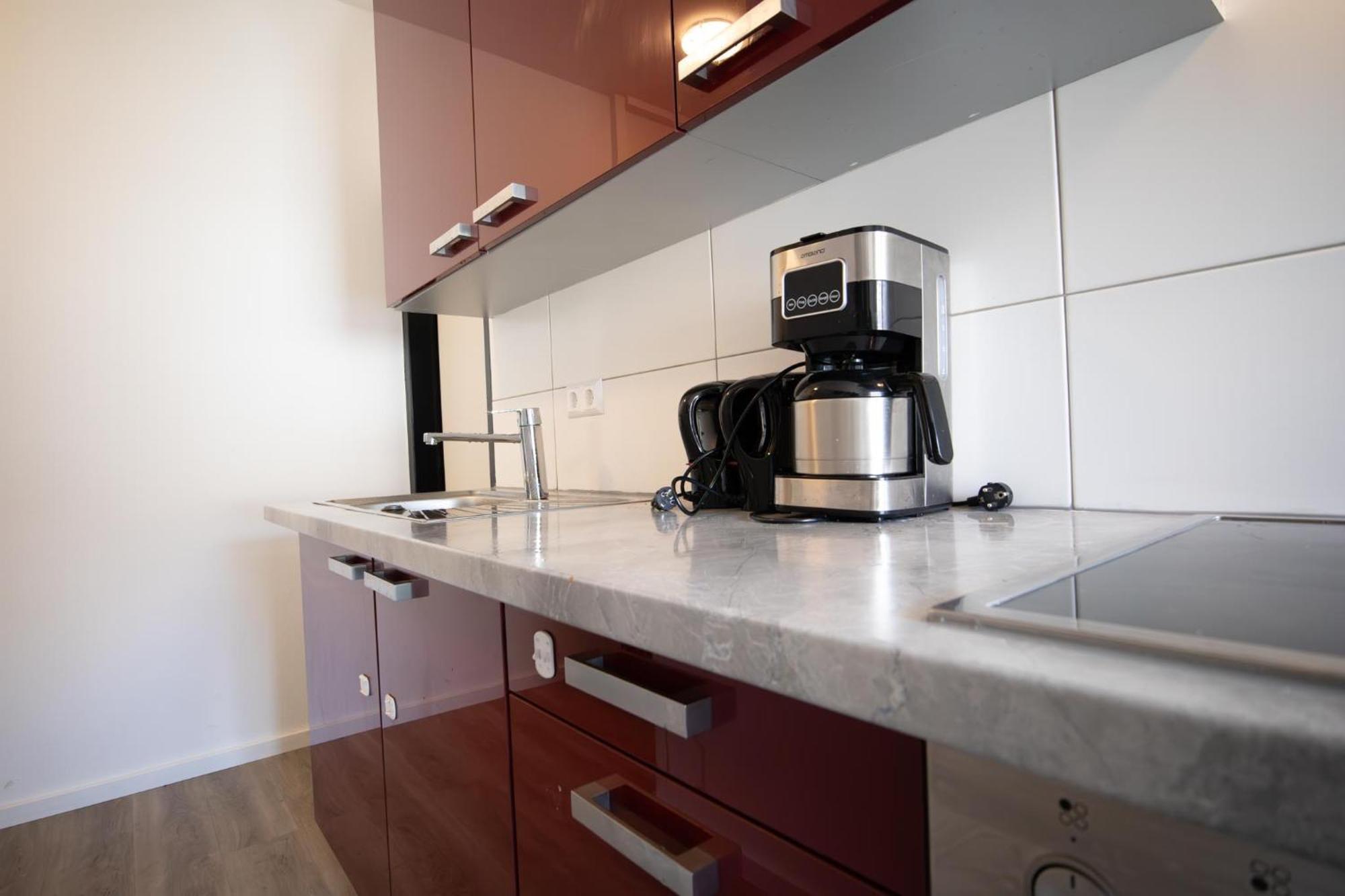 Near Schoenbrunn - Economy Rooms In Shared Apartment At Meidling Train Station Vienna Exterior photo