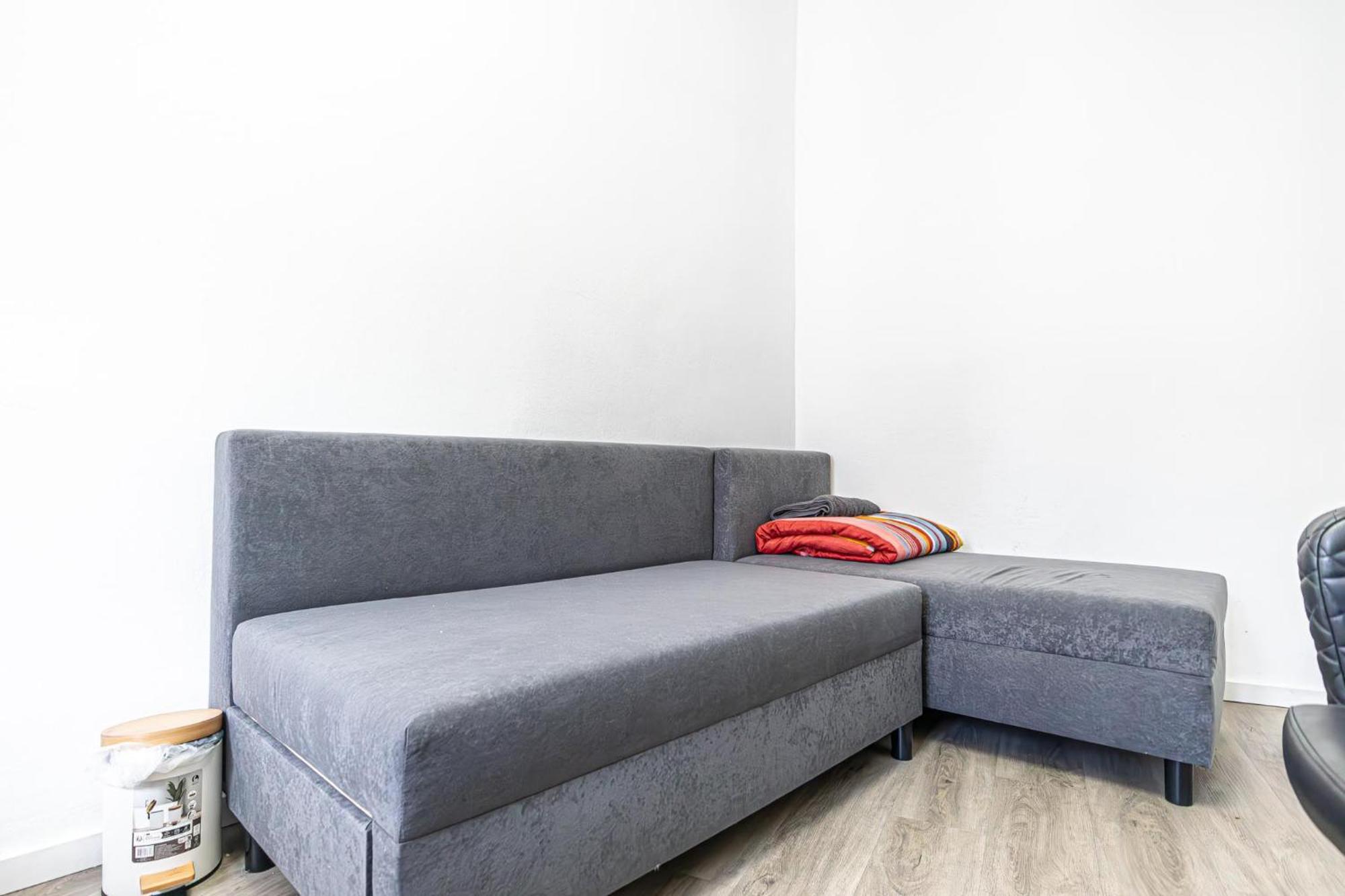 Near Schoenbrunn - Economy Rooms In Shared Apartment At Meidling Train Station Vienna Exterior photo