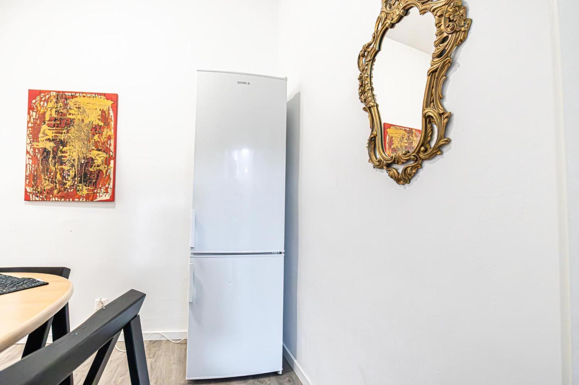 Near Schoenbrunn - Economy Rooms In Shared Apartment At Meidling Train Station Vienna Exterior photo