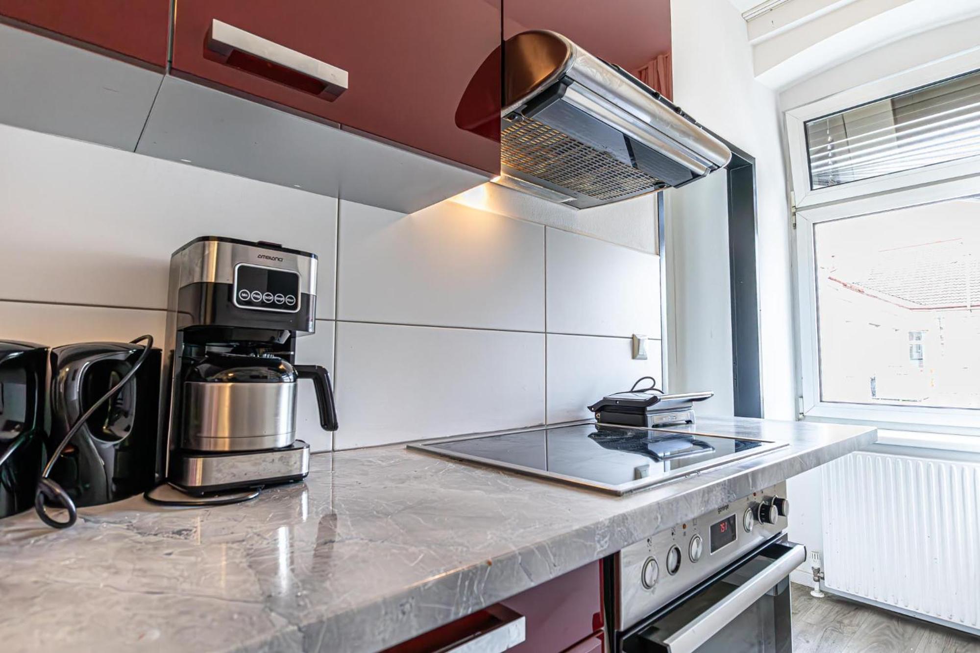 Near Schoenbrunn - Economy Rooms In Shared Apartment At Meidling Train Station Vienna Exterior photo