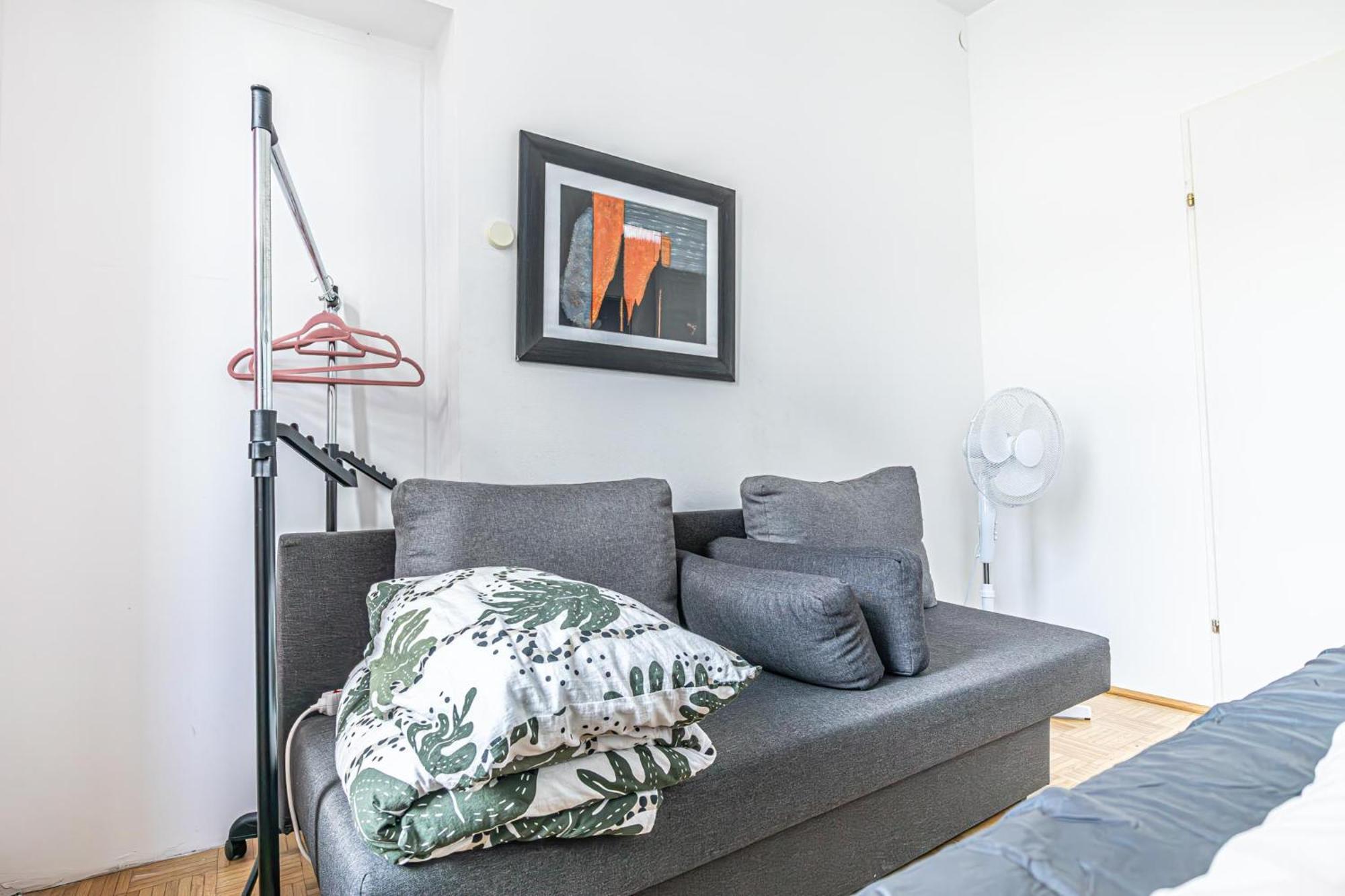 Near Schoenbrunn - Economy Rooms In Shared Apartment At Meidling Train Station Vienna Exterior photo