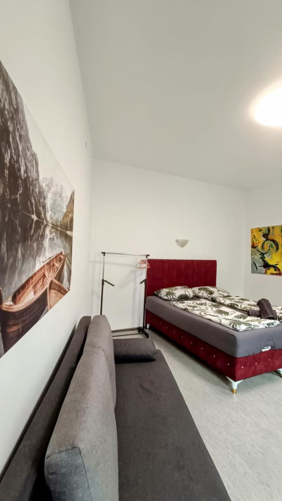 Near Schoenbrunn - Economy Rooms In Shared Apartment At Meidling Train Station Vienna Exterior photo