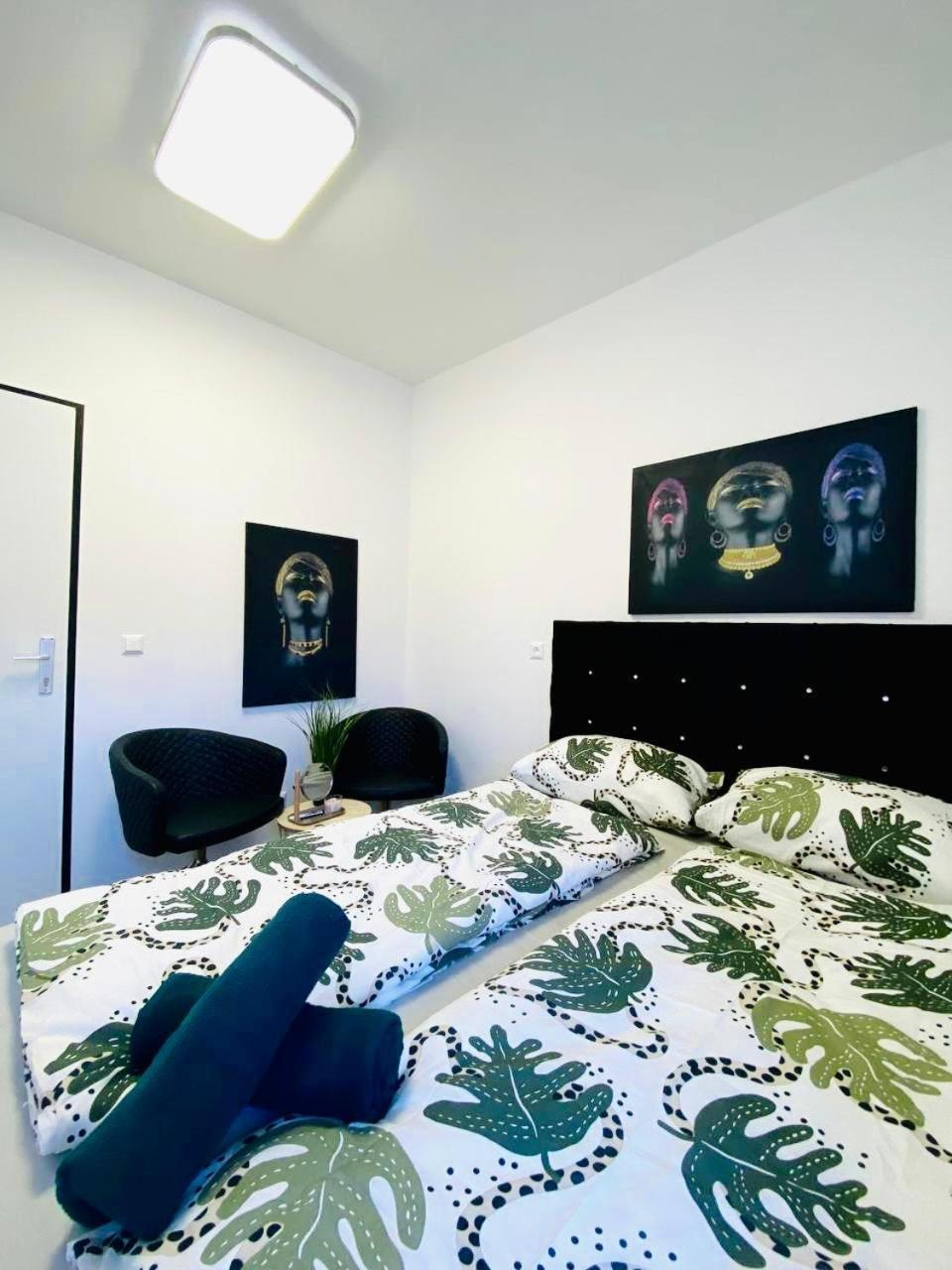 Near Schoenbrunn - Economy Rooms In Shared Apartment At Meidling Train Station Vienna Exterior photo