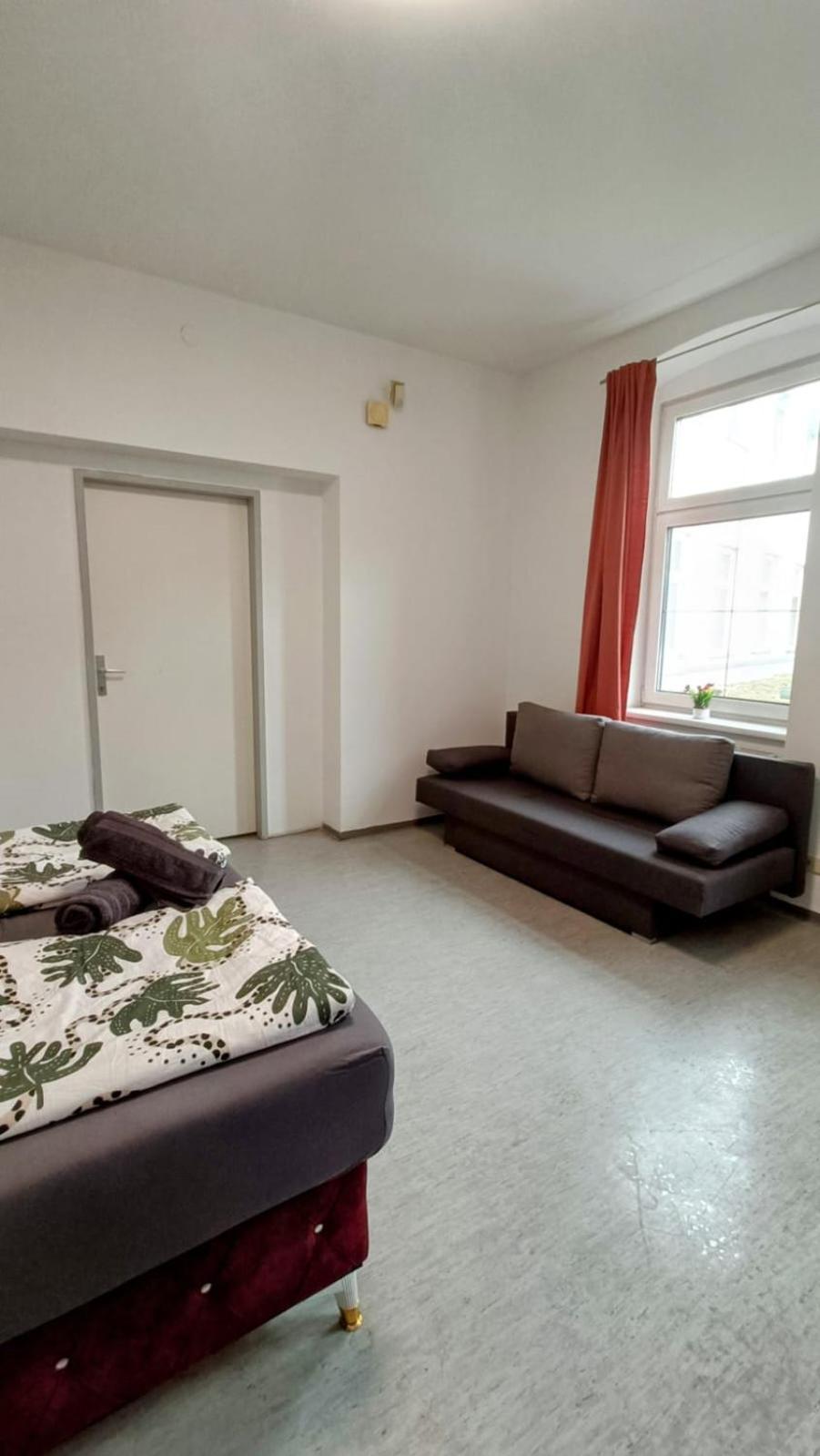 Near Schoenbrunn - Economy Rooms In Shared Apartment At Meidling Train Station Vienna Exterior photo