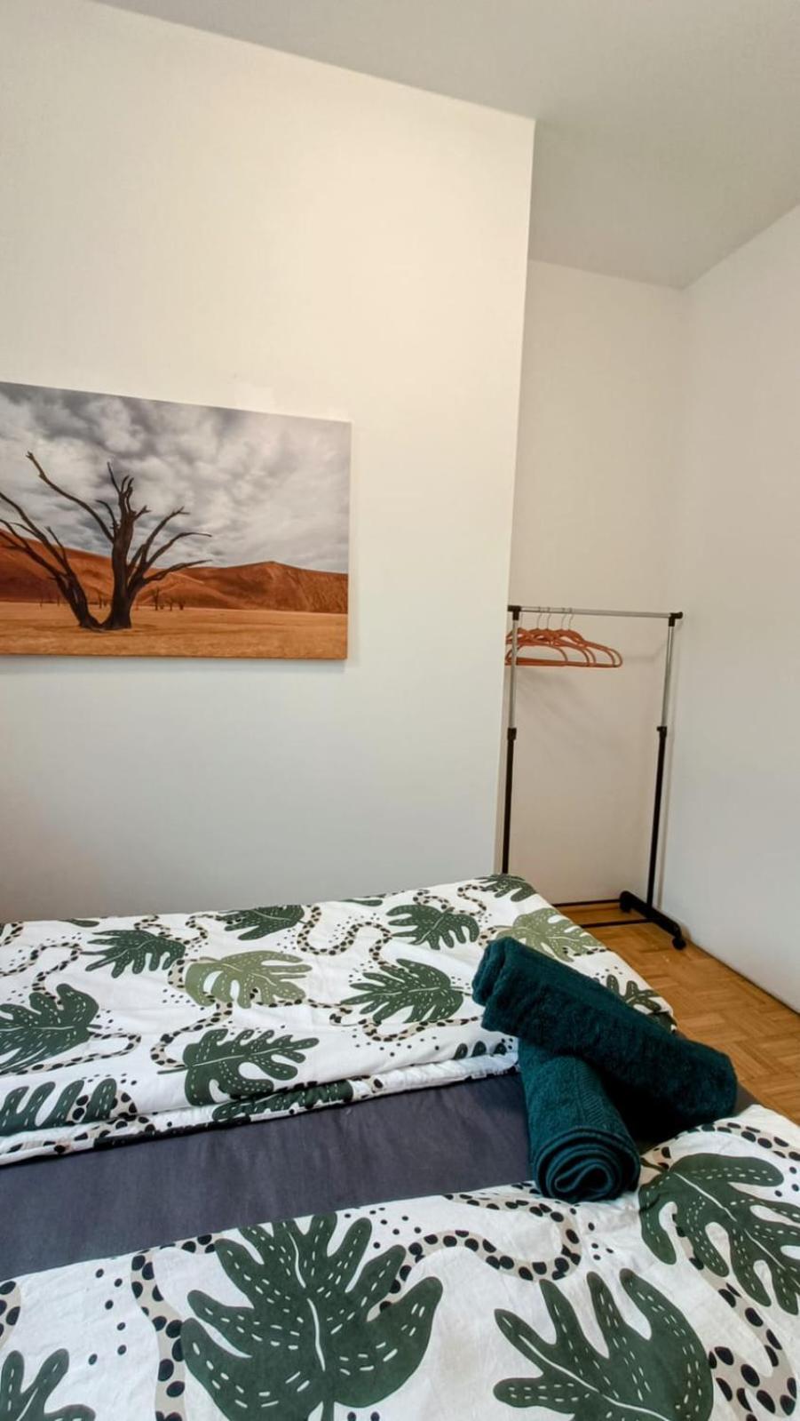 Near Schoenbrunn - Economy Rooms In Shared Apartment At Meidling Train Station Vienna Exterior photo