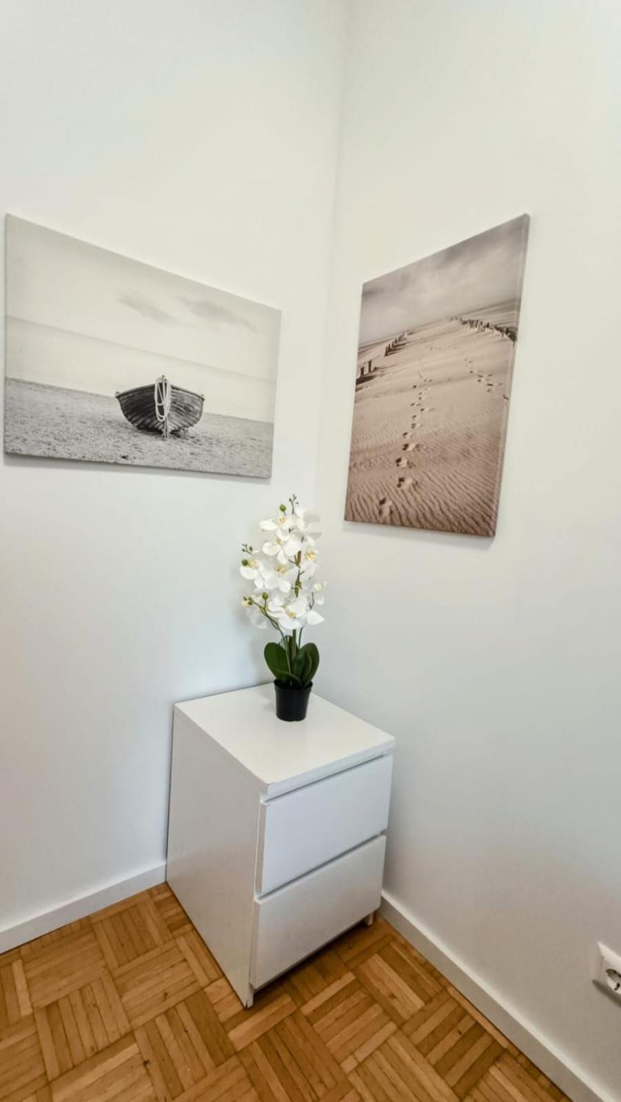 Near Schoenbrunn - Economy Rooms In Shared Apartment At Meidling Train Station Vienna Room photo