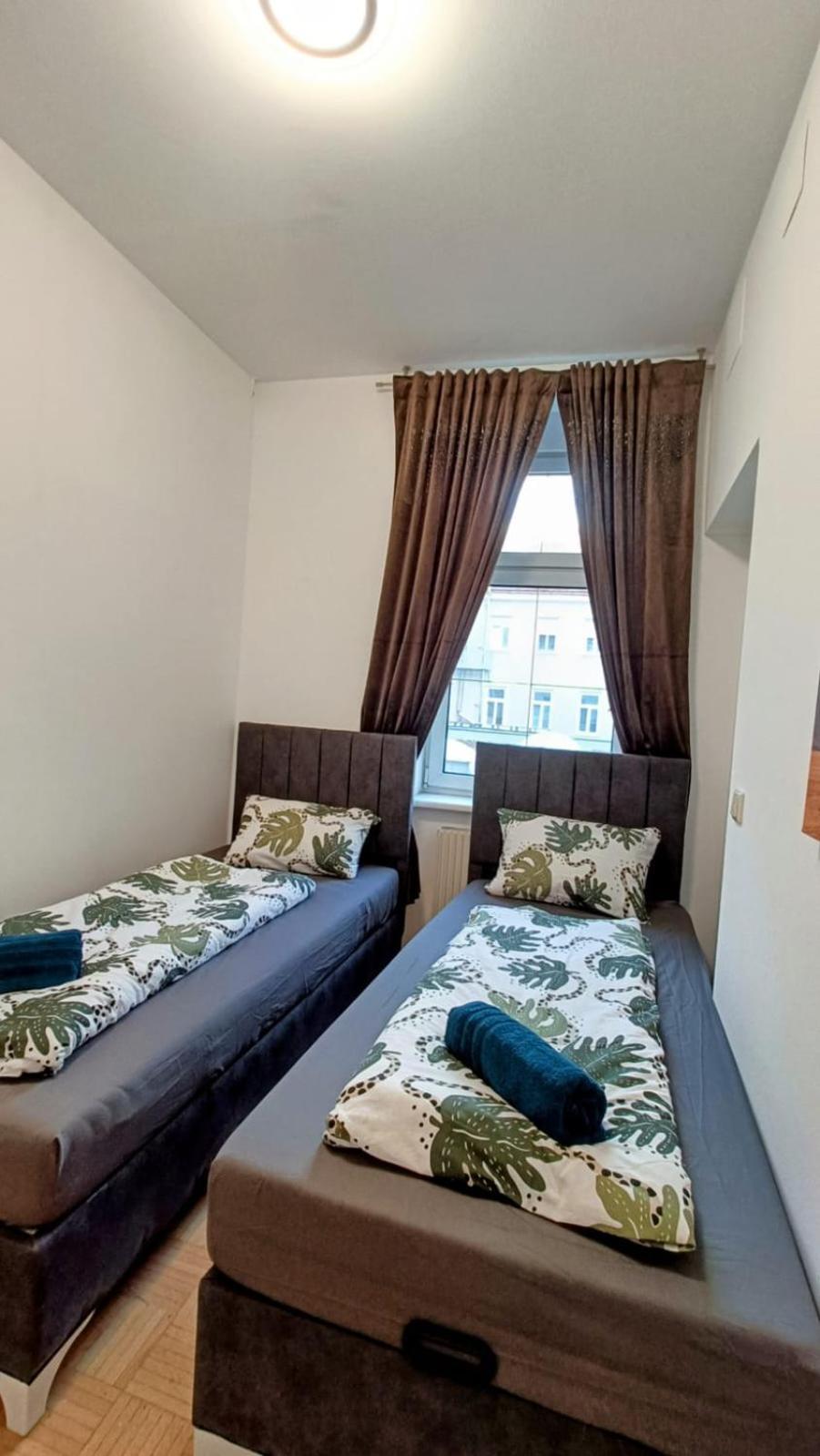 Near Schoenbrunn - Economy Rooms In Shared Apartment At Meidling Train Station Vienna Exterior photo